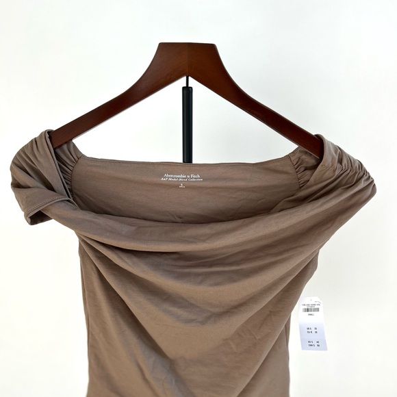 Abercrombie & Fitch Small Top in Tan - Picture 2 of 3
